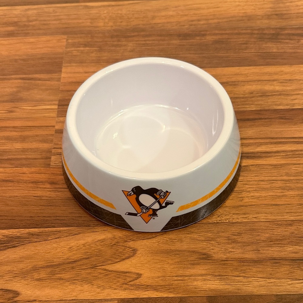 Pittsburgh Penguins Pet Bowl NEW